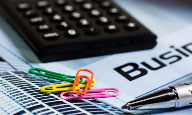 Jak obliczyć metr kwadratowy płyty meblowej?