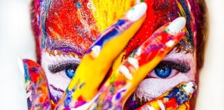 Gdzie trzymać kosmetyki przy wannie wolnostojącej?