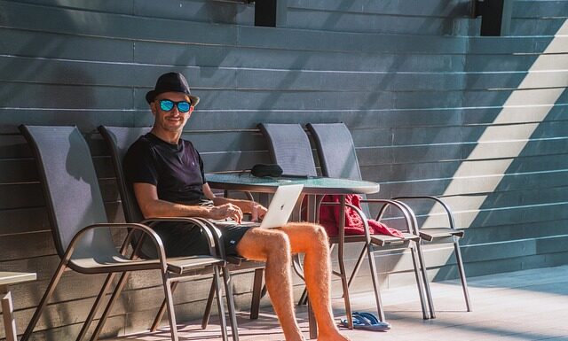 Jak sprawdzić zamówienie w Black Red White? Jak sprawdzić zamówienie w Black Red White?