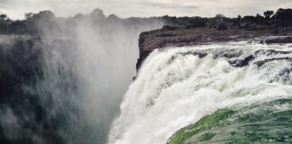 Jaka minimalna głębokość szafy?