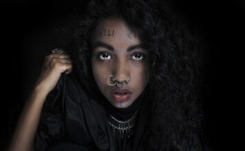 Jak złożyć szafę modułową? Jak złożyć szafę modułową?