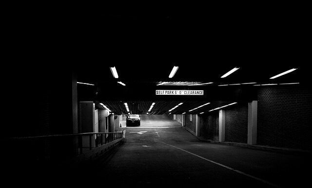 Z czego półki w piwnicy?