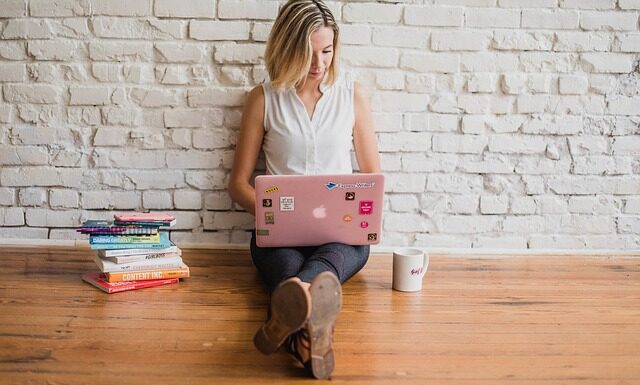 Co na podłogę w kabinie prysznicowej?