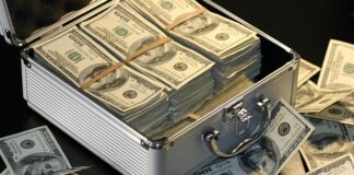 Ile zarabia inżynier sztucznej inteligencji?