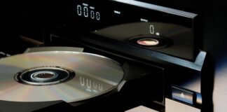 Po jakim czasie wyrzucać ubrania?