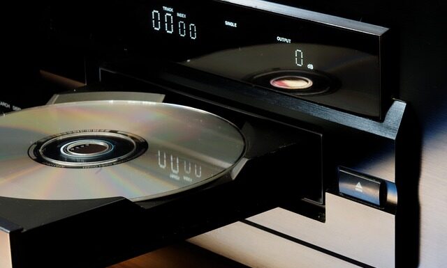 Po jakim czasie wyrzucać ubrania?