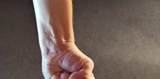 Co postawić przy łóżku?