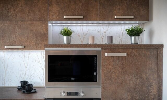 Gdzie powinna stać lodówka w kuchni?