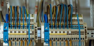 Gdzie są bezpieczniki w opel astra k?