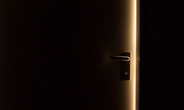 Jak dobrać klamkę do drzwi?