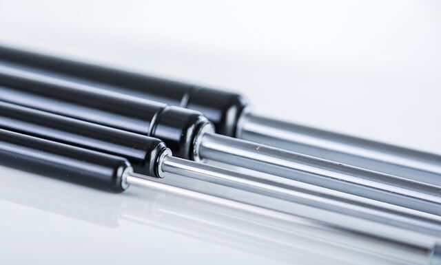 Jakiej firmy siłowniki do klapy? Jakiej firmy siłowniki do klapy?