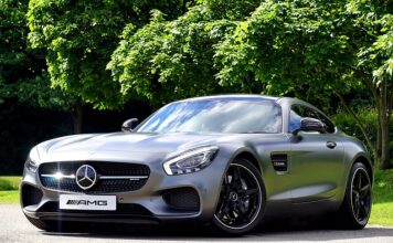 Jakie logo ma Mercedes?