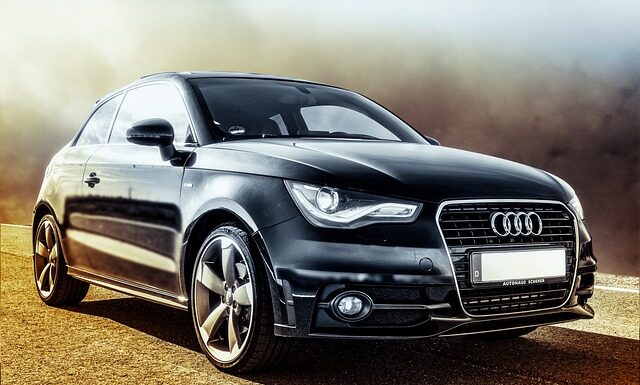 Jak otworzyć wlew paliwa Audi a5?