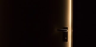 Dlaczego nie można przekręcić klamki w oknie?