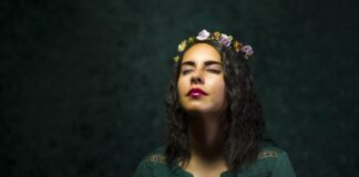 Jak zamknąć wlew paliwa Fiat 500?