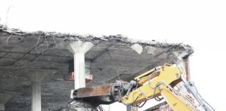 Jak zdemontować znaczek VW?