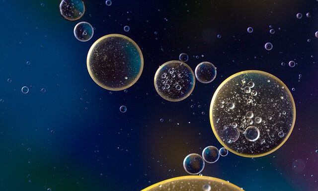 Czy z wlewu oleju powinno dmuchać powietrze?