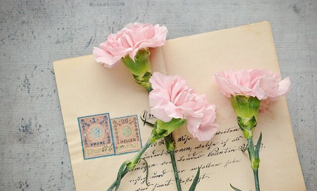 Na co przykleić znaczek do samochodu? Na co przykleić znaczek do samochodu?